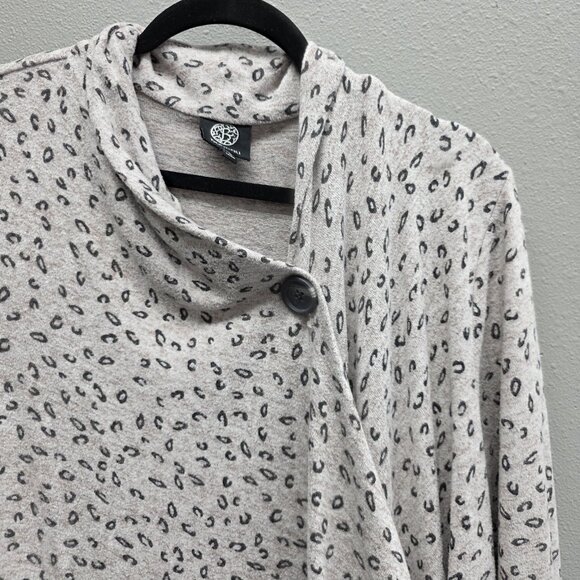 Bobeau Cardigan Womens Large Leopard Asymmetrical Wrap Button Style MC0KG7BP - Picture 2 of 10